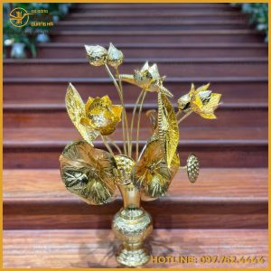 Hoa sen bằng đồng vàng sang trọng