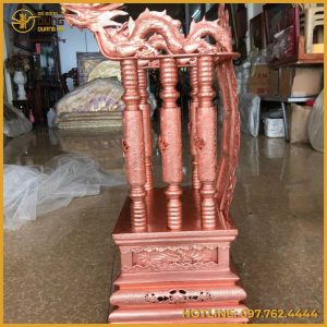 Ngai thờ gia tiên chạm song long bằng đồng đỏ