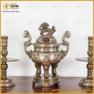 Tam sự nến đỉnh chạm song long chầu nguyệt đồng đỏ khảm tam khí