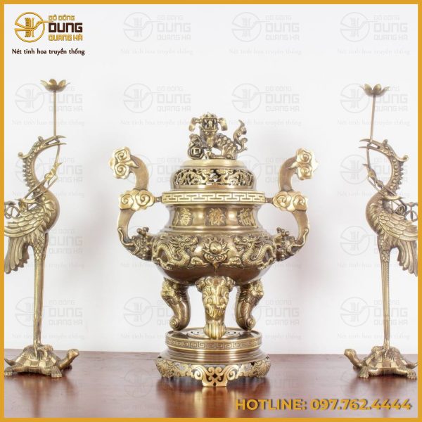Bộ tam sự thờ cúng chạm song long đồng vàng hai công nghệ