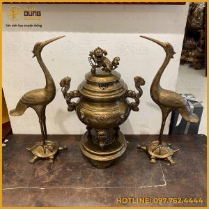 Bộ tam sự hạc thờ cúng chạm dơi đồng đỏ làm màu nâu cổ kính