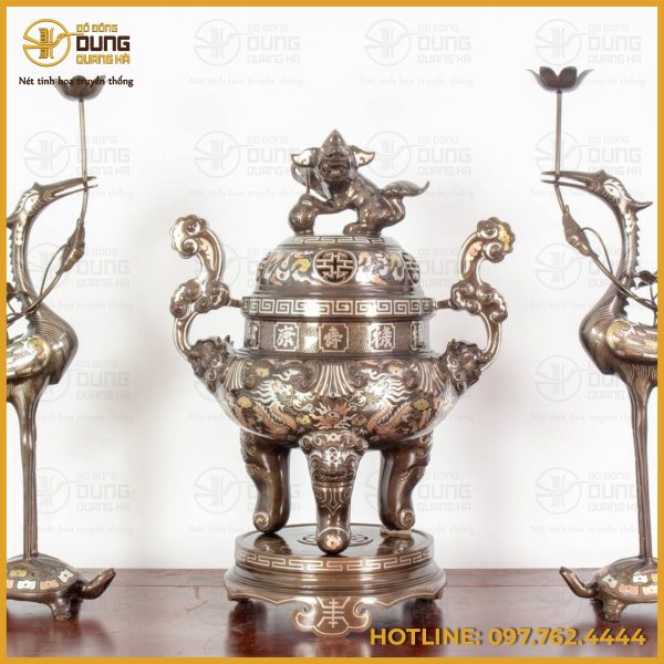 Bộ tam sự hạc đỉnh chạm song long khảm tam khí