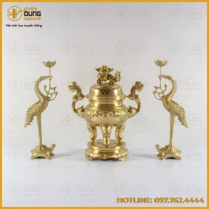 Bộ tam sự hạc thờ cúng bằng đồng vàng chạm sòi