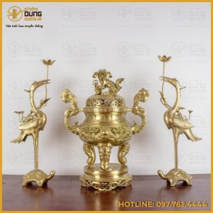 Bộ tam sự bằng đồng vàng thờ cúng chạm song long chầu nguyệt