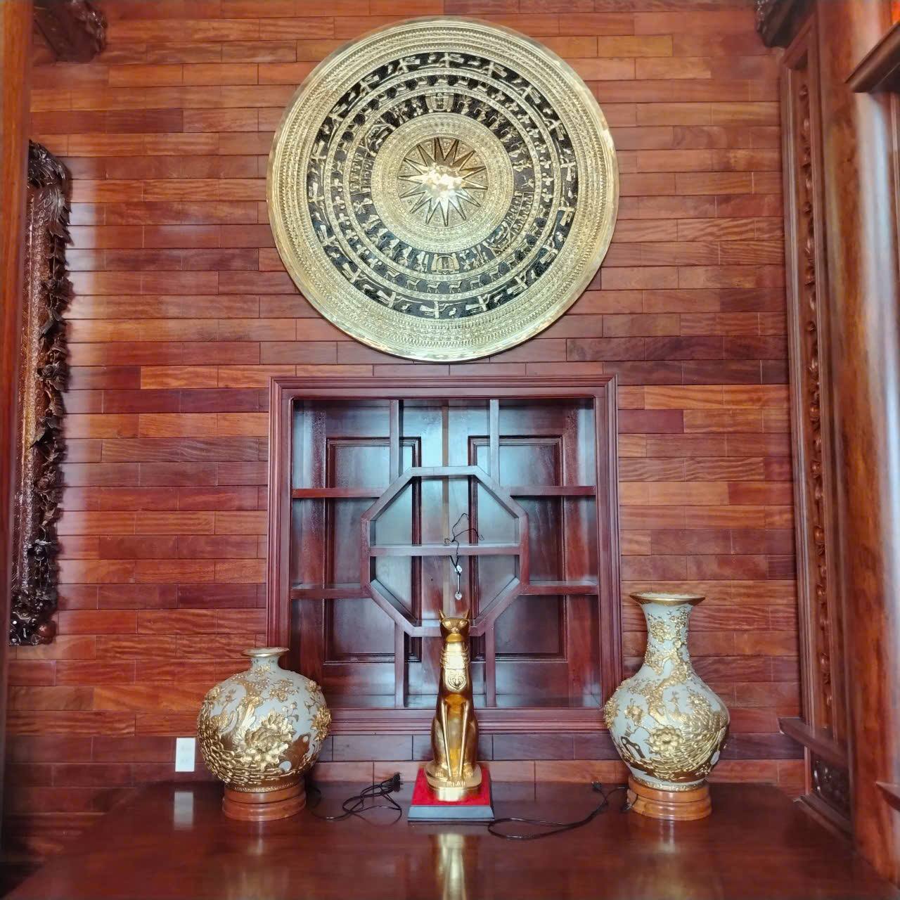 Chế tác từ tấm đồng vàng cao cấp, độ dày tiêu chuẩn