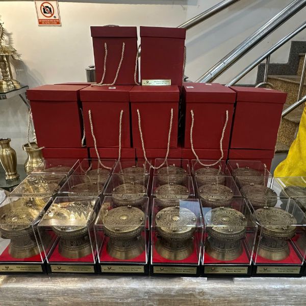 Chế tác tinh xảo, đường nét ấn tượng