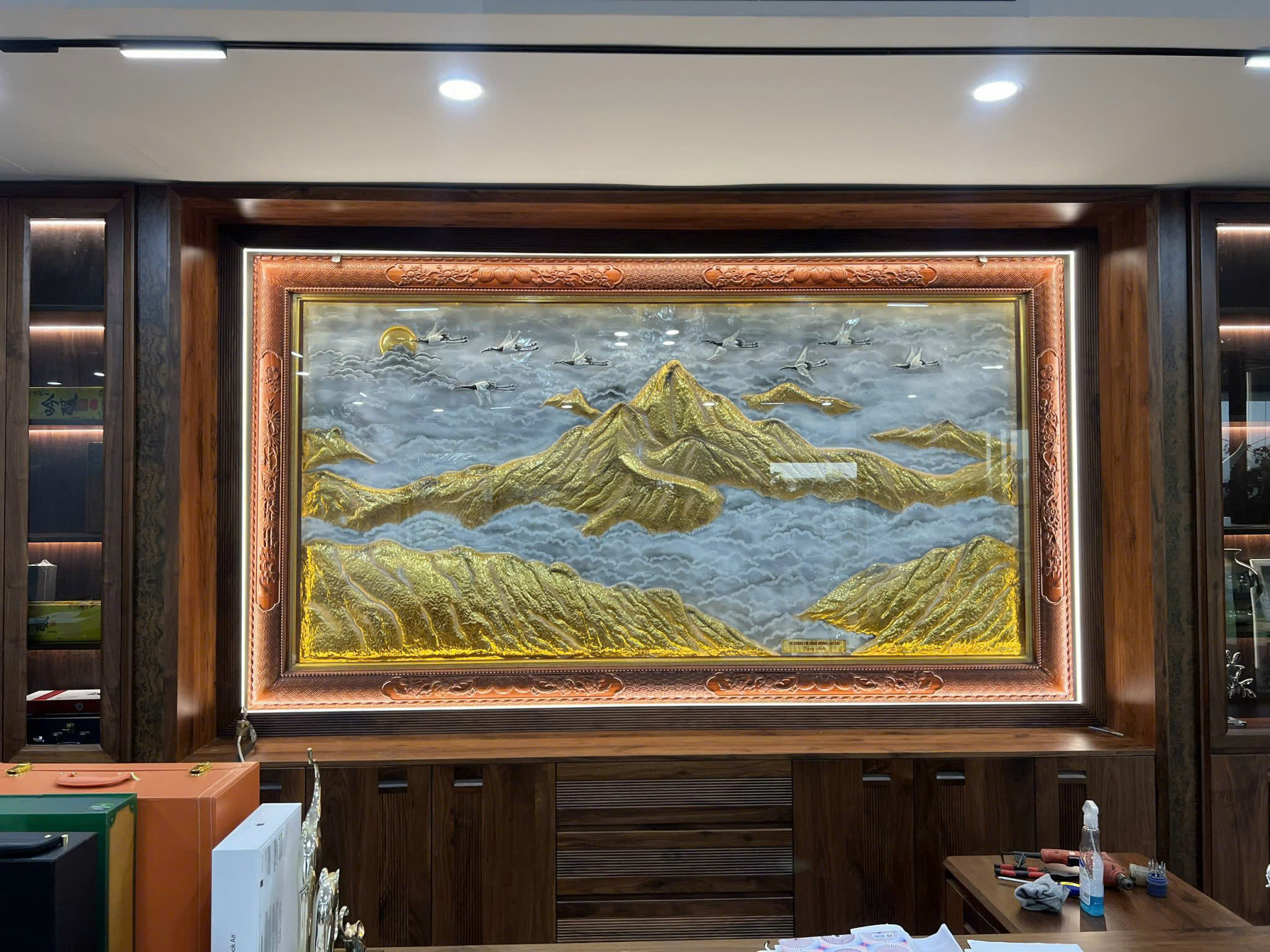 Chế tác kích thước lớn, các chi tiết tinh xảo Chế tác kích thước lớn, các chi tiết tinh xảo