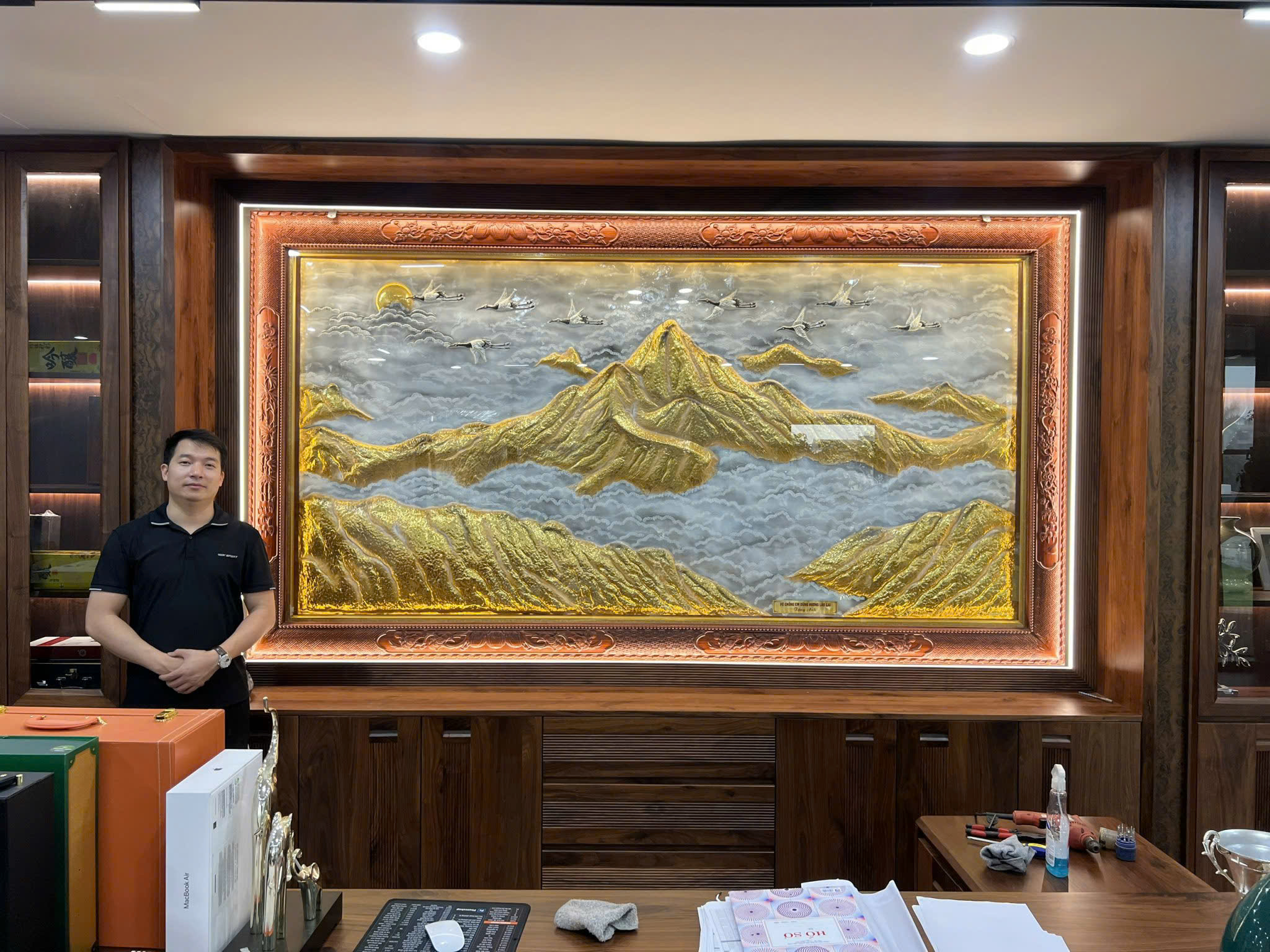 Hoàn thiện và lắp đặt tranh núi vàng mây bạc cho khách hàng Thái Nguyên