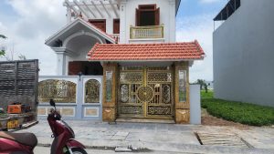 Bàn giao lắp đặt cổng và lan can nhôm hợp kim tại Tiền Hải, Thái Bình