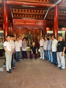 Quá trình về xưởng lấy tượng giao cho khách tại Đền thờ Bùi Tá Hán - rừng Lăng, Quảng Phú, Quảng Ngãi