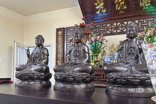 Màu sắc hun đen cổ kính, trầm mặc Màu sắc hun đen cổ kính, trầm mặc