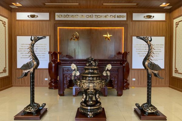 Đỉnh Đồng Đỏ Cao 1m3 – Sản Phẩm Uy Nghiêm, Chạm Khắc Tinh Xảo