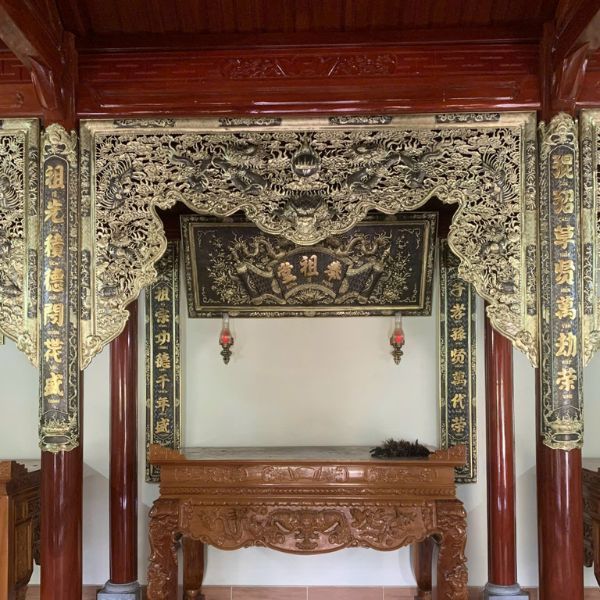 Hoàn thiện, bàn giao bộ hoành phi câu đối và cửa võng tại nhà thờ họ Bùi - Nghệ An