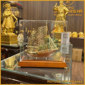 Mô hình thuyền buồm bằng đồng mạ vàng cao cấp