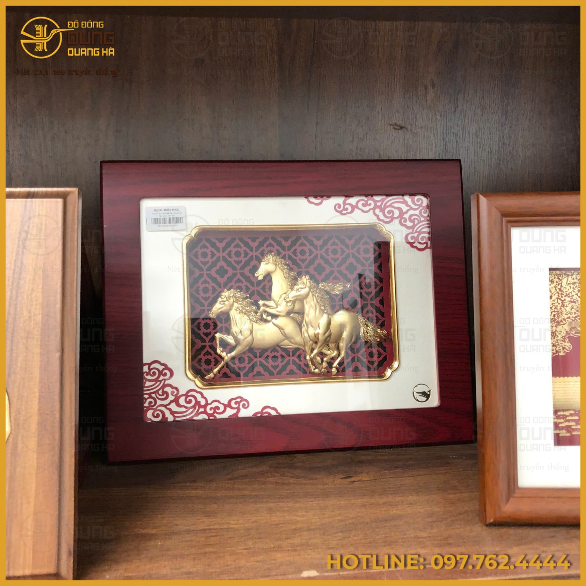 Bức tranh đồng lưu niệm với hình ảnh đàn ngựa đẹp sống động Bức tranh đồng lưu niệm với hình ảnh đàn ngựa đẹp sống động