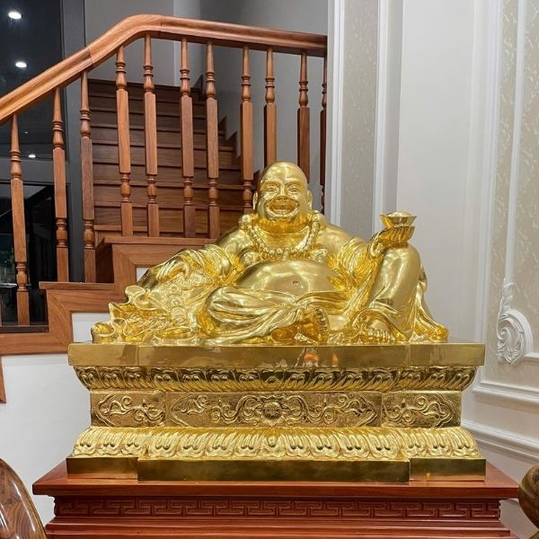 Bàn giao tượng Di Lặc dát vàng cho khách hàng tại Ba Vì - Hà Nội