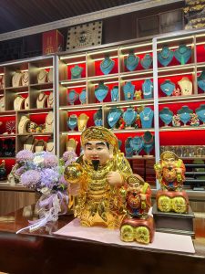 Bàn giao tượng Thần Tài Mahakala cao 50cm - đồng đỏ mạ vàng tô diện cho khách quen Phú Thọ