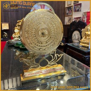 Mặt trống đồng đế hoa sen tinh xảo