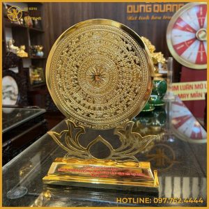 Mặt trống đồng đế hoa sen tinh xảo