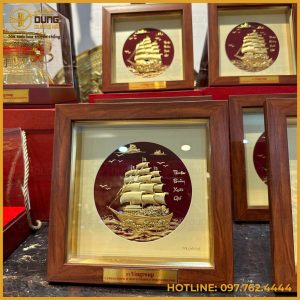 Tranh Thuận Buồm Xuôi Gió thếp vàng bằng đồng
