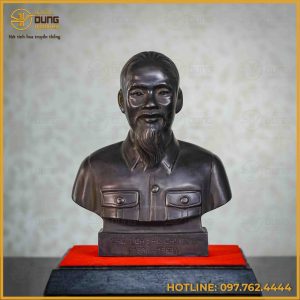 Tượng Bác Hồ bán thân đồng đỏ làm màu xi nâu cao 25cm x ngang 20cm