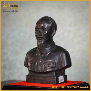 Tượng Bác Hồ bán thân đồng đỏ làm màu xi nâu cao 25cm x ngang 20cm