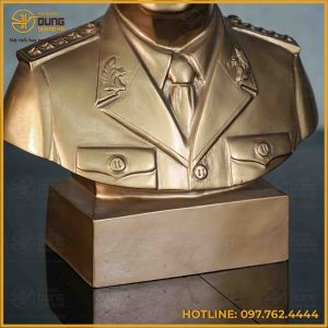 Tượng Võ Nguyên Giáp bằng đồng đỏ bán thân 40cmx32cmx14cm