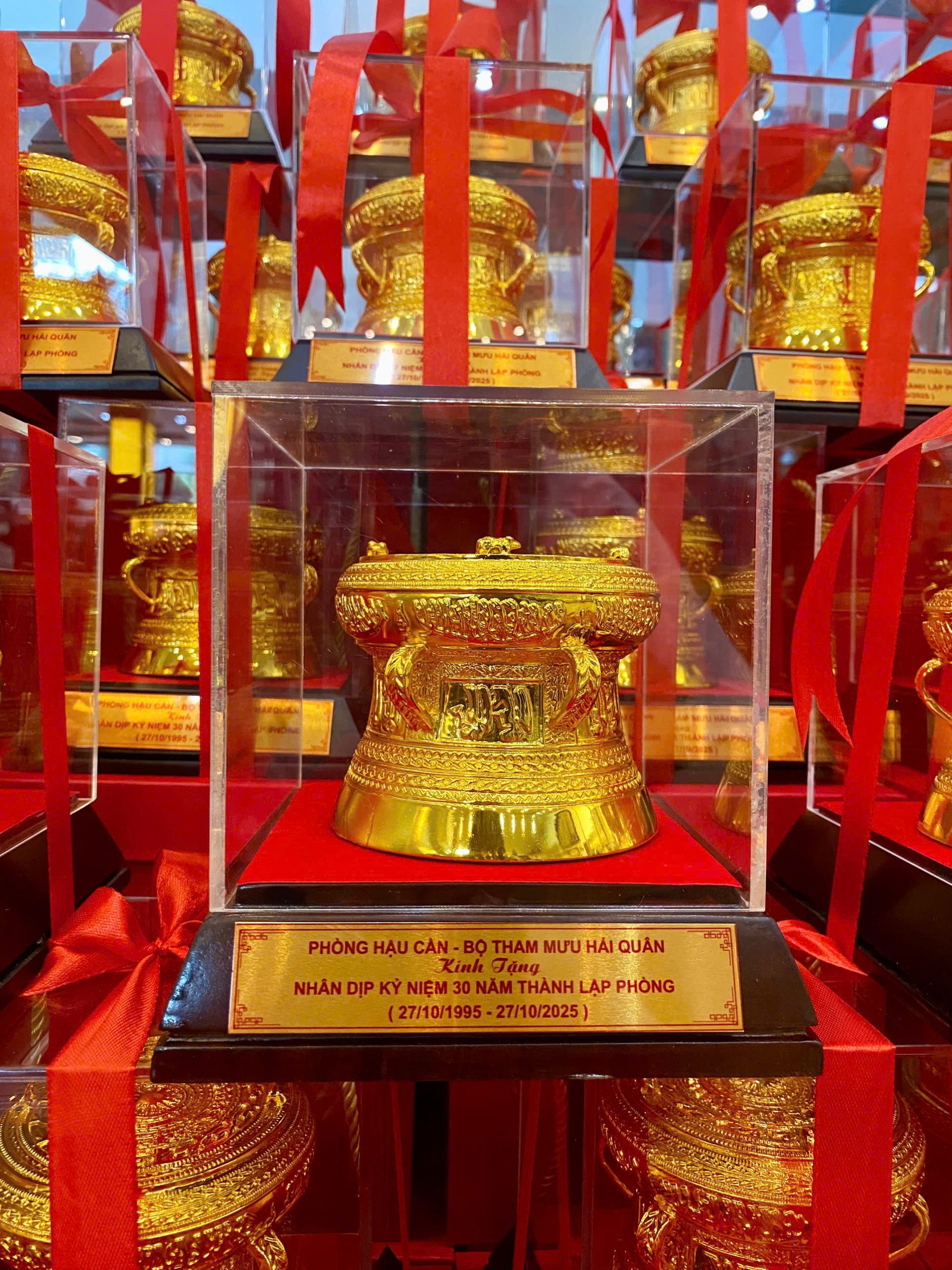 Màu sắc sang trọng từ chất liệu vàng 24K cao cấp