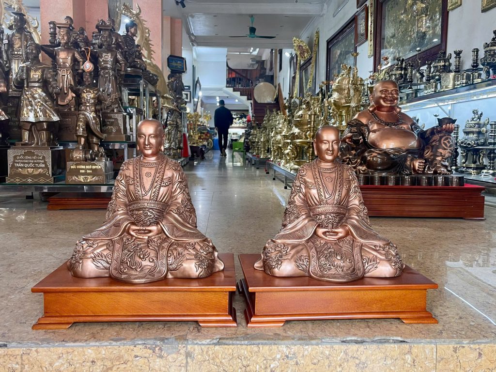 Bàn giao tượng Nguyễn Minh Không 42cm đồng đỏ tại Thạch Thất - Hà Nội