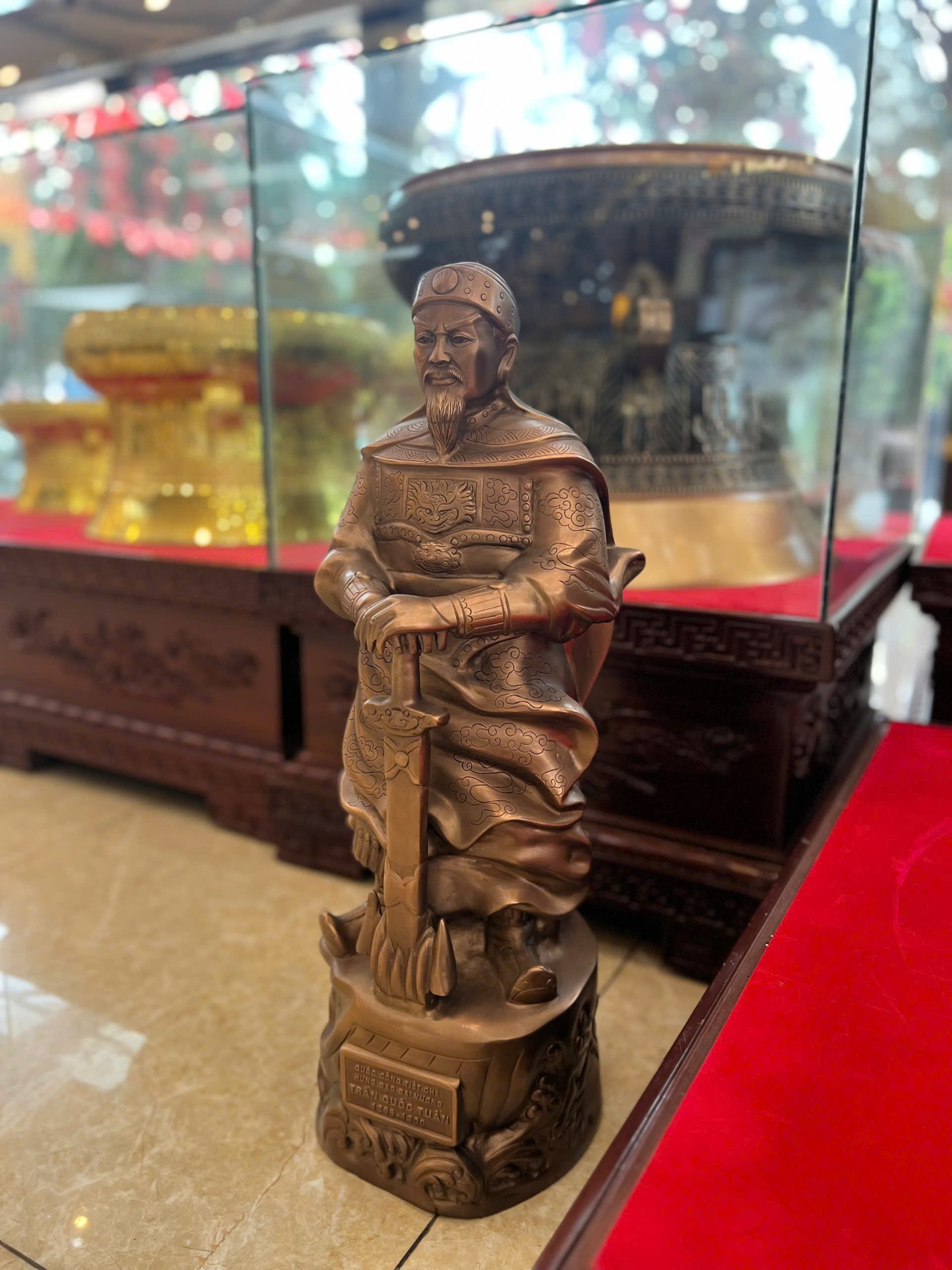 Màu sắc trầm ấm, cổ kính