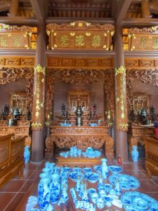 Bàn giao đỉnh thờ khảm ngũ sắc tại Khoái Châu, Hưng Yên