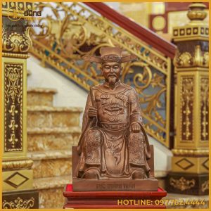 Tượng Đức Thánh Trần đồng đỏ làm màu hun cao cao 60cm