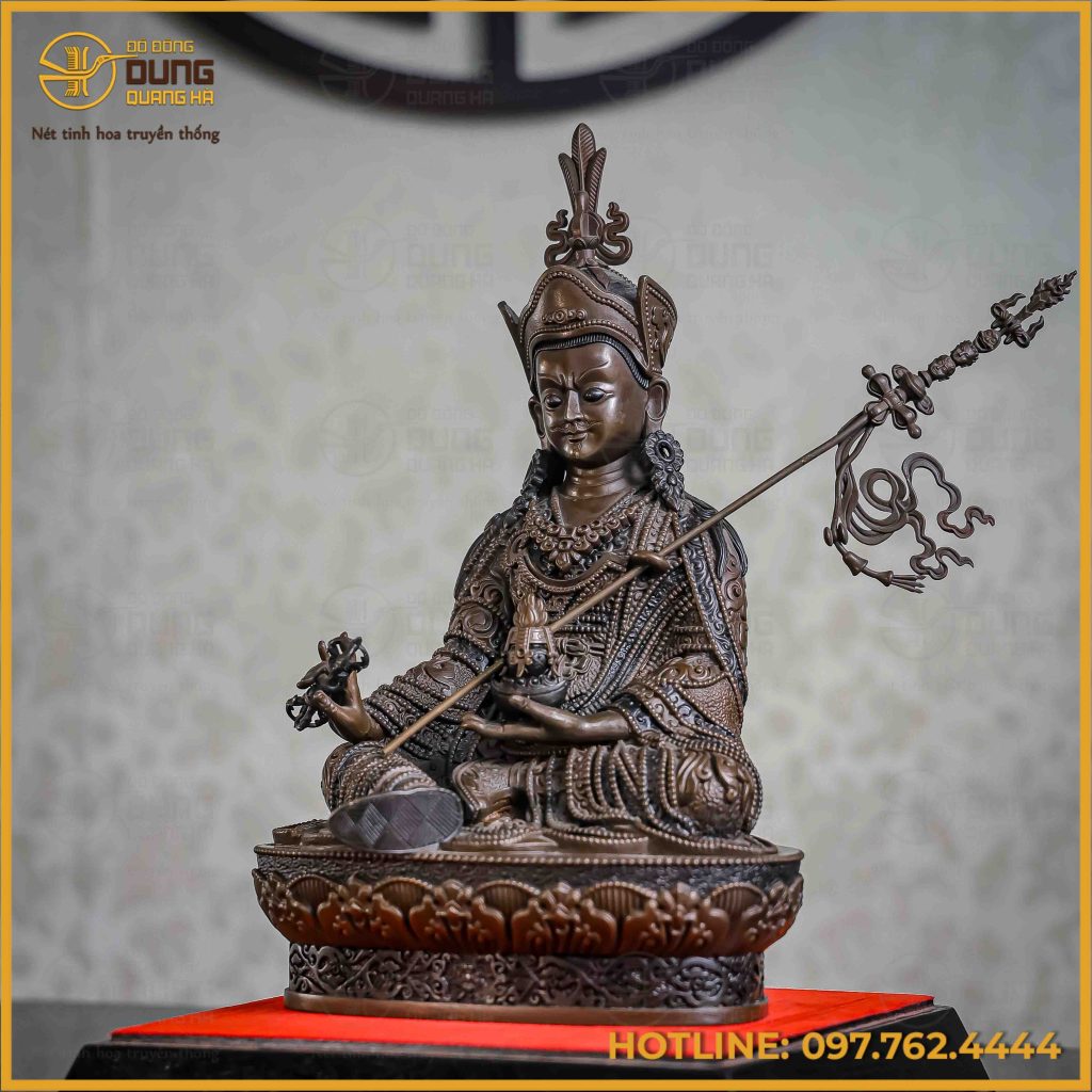 Tượng Liên Hoa Sanh bằng đồng vàng hun đen kích thước 30cm x 20cm