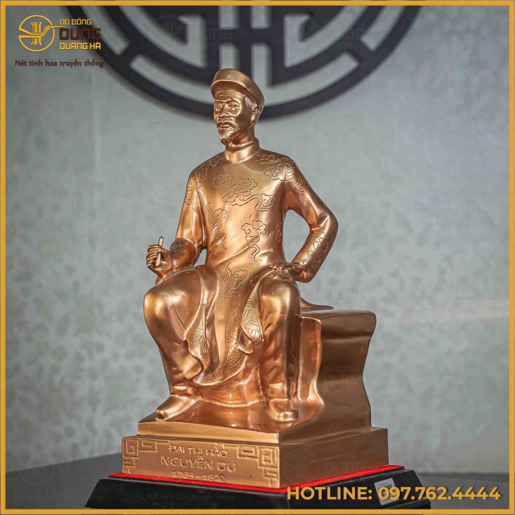 Tượng Nguyễn Du bằng đồng đỏ cao 42cm