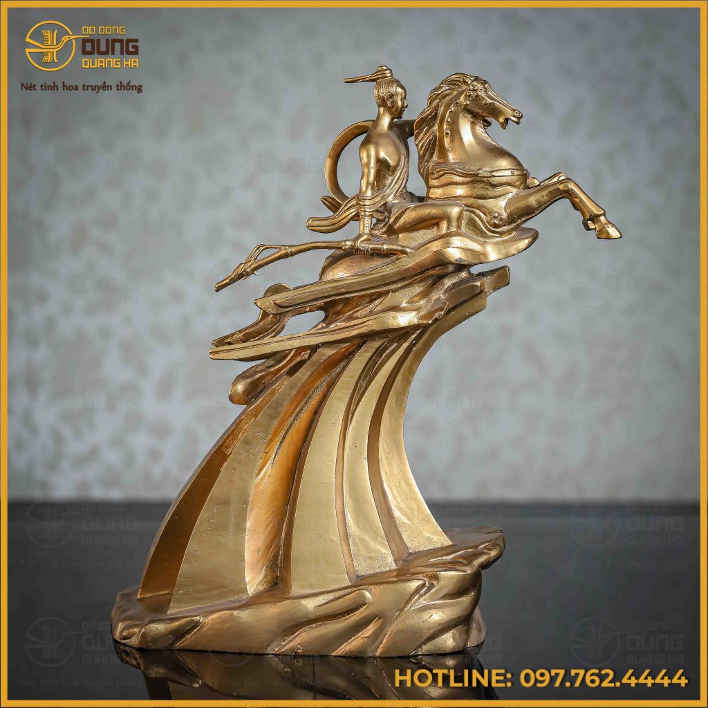 Tượng Thánh Gióng đồng vàng cao 33cm ngang 23cm nặng 3,5kg