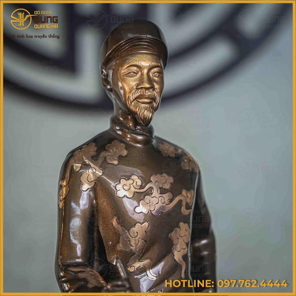 Tượng Nguyễn Du bằng đồng đỏ cạo màu cao 45cm