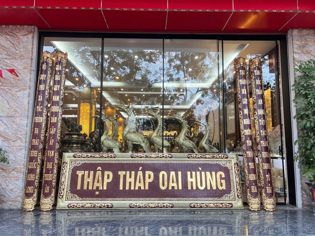 Hoàn thiện và bàn giao đại tự câu đối dài 2.5m cho khách tại Lai Châu