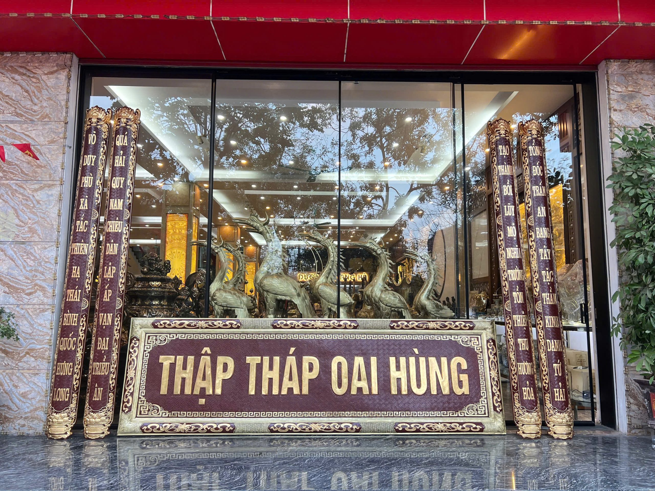 Hoàn thiện và bàn giao đại tự câu đối dài 2.5m cho khách tại Lai Châu