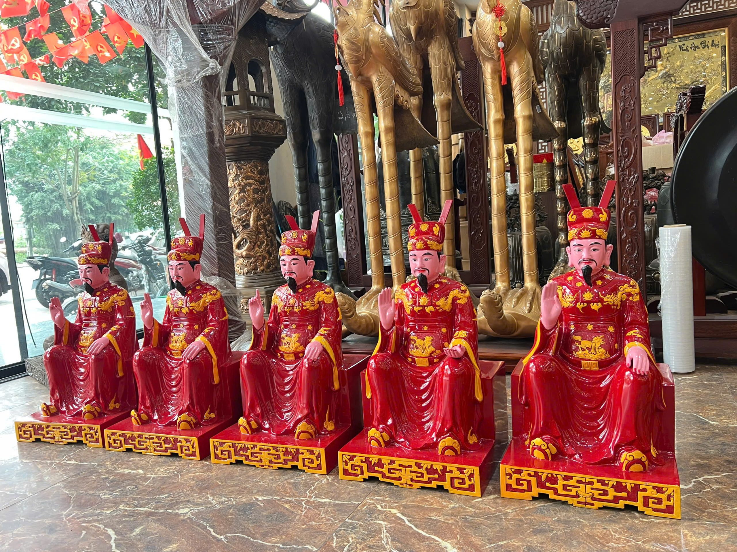 Chế tác từ nguyên liệu đồng đỏ thanh khiết Chế tác từ nguyên liệu đồng đỏ thanh khiết