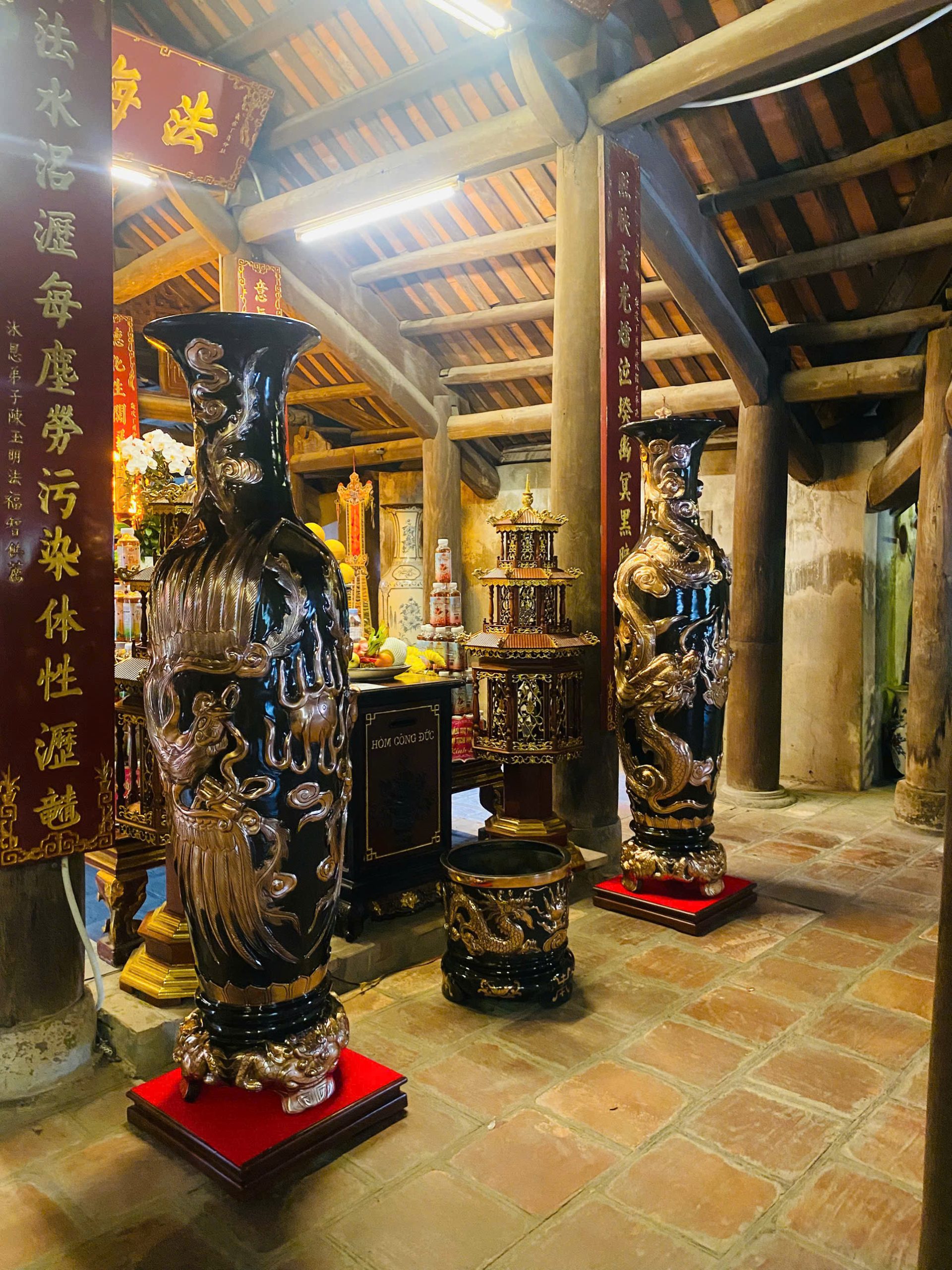 Màu sắc cổ kính, trang nghiêm